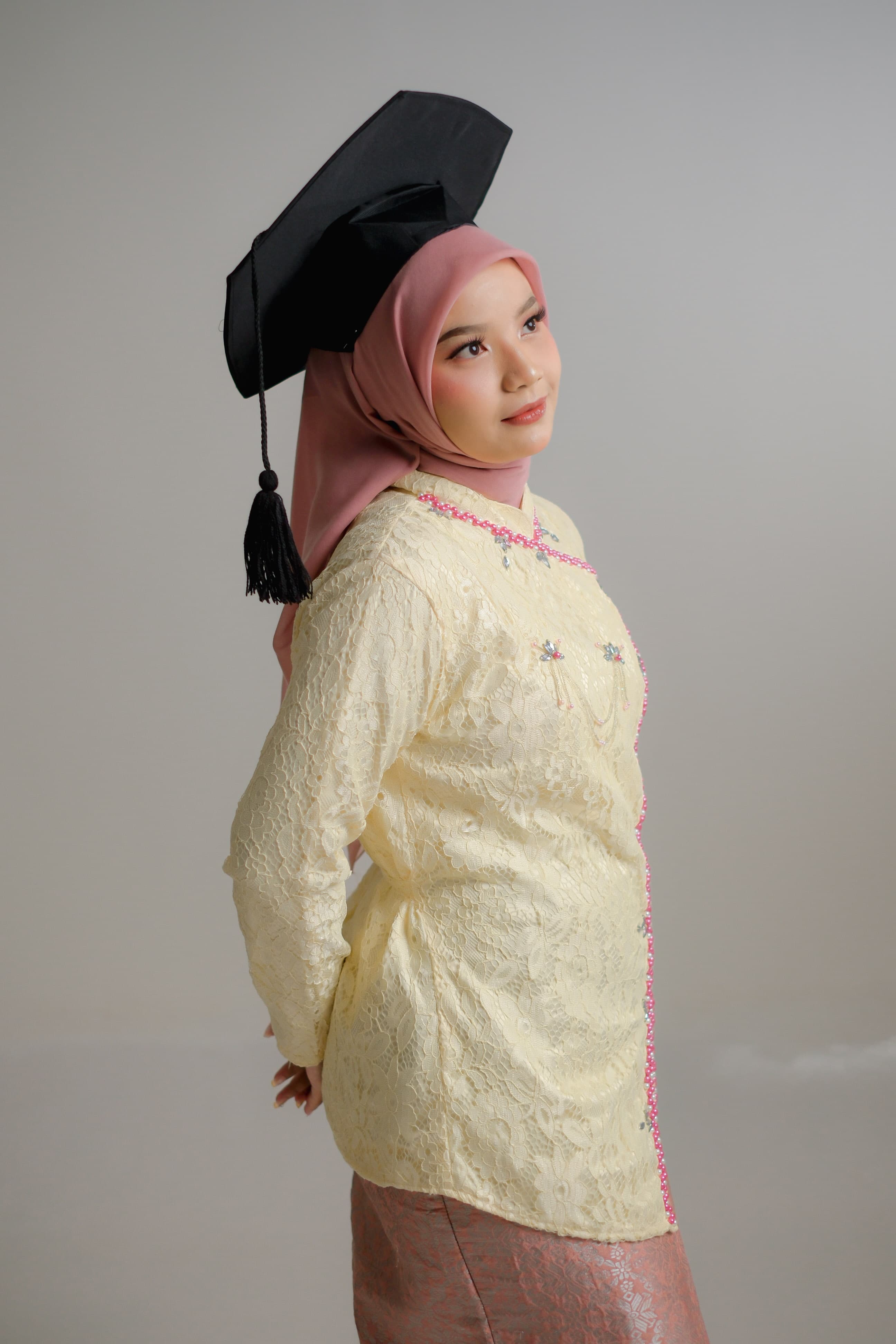 Makeup sesi photoshoot pre graduation